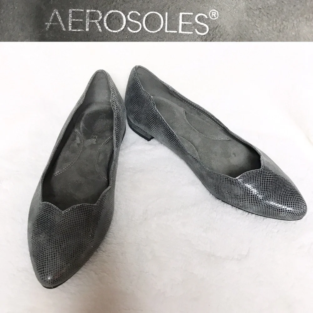 AEROSOLES Flower Girl Ballet Flat Comfort Shoes in Silver Metallic 6M